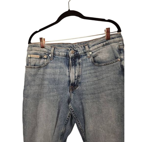 Calvin Klein Slim Fit 33x30 medium wash mens Jeans - Picture 3 of 5